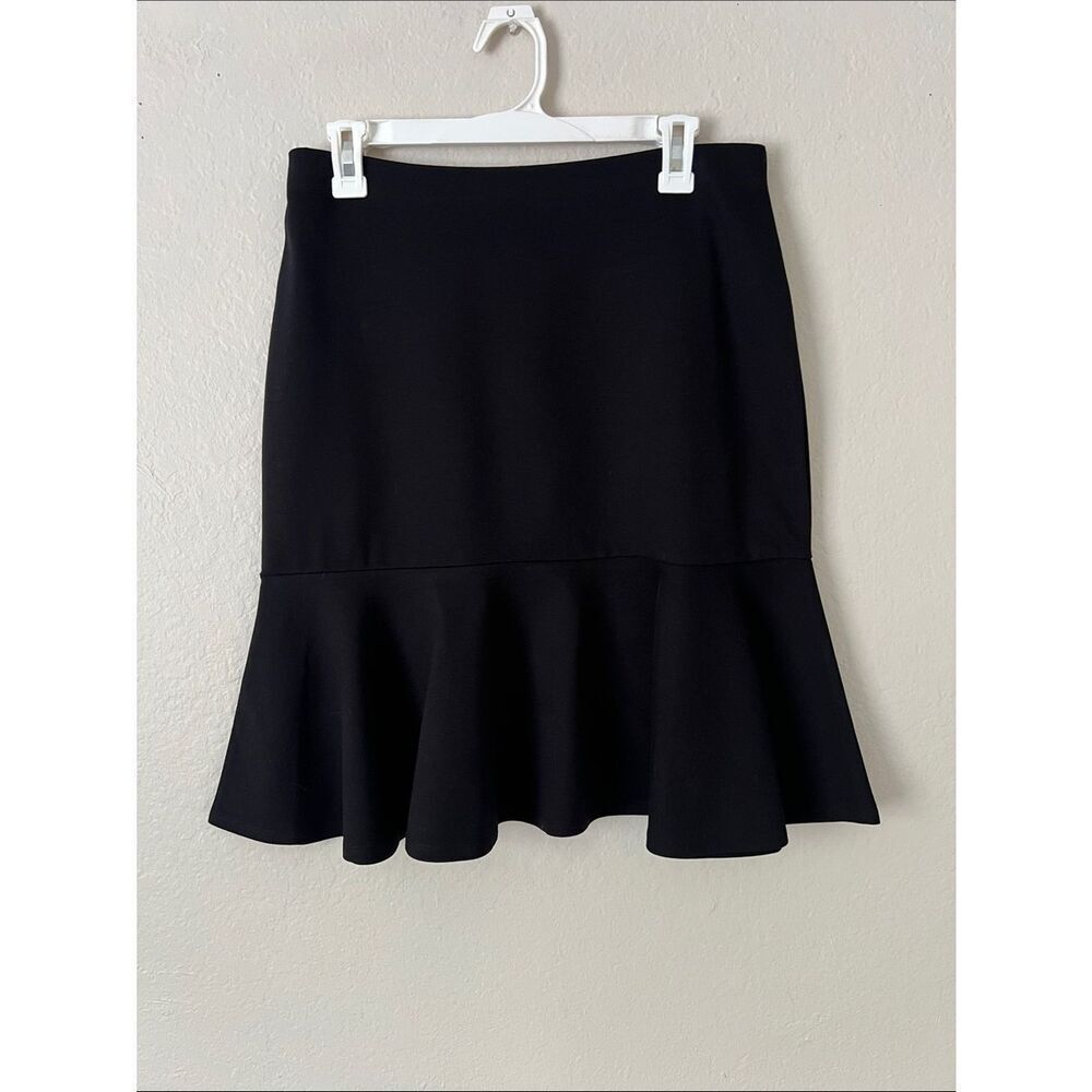 Like New! Lauren Ralph Lauren Black Ruffle Skirt in Size M